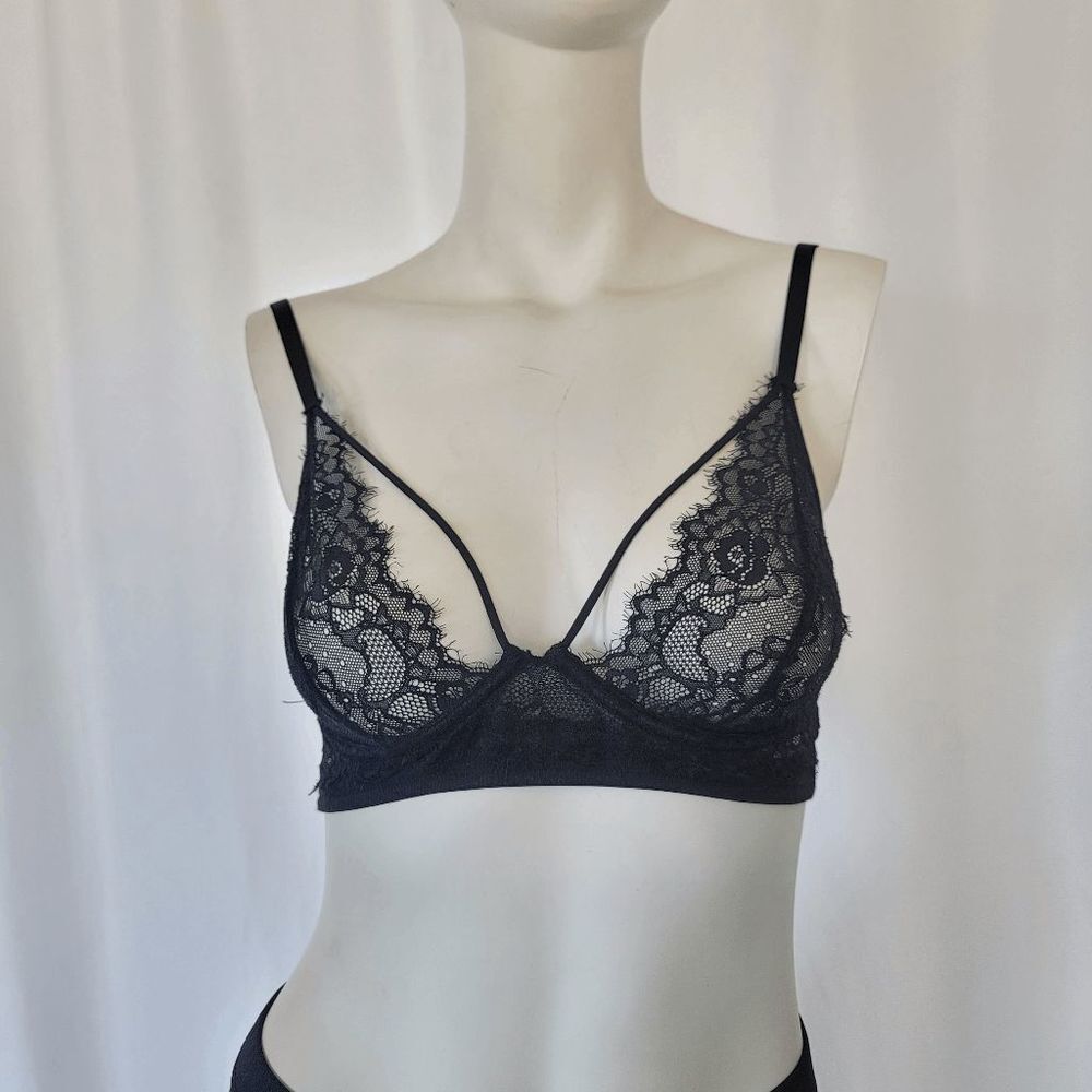 Love Haus by Beach Bunny womens black lace bralette size L - Picture 6 of 6